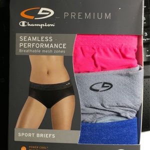 Champion Intimates & Sleepwear - Women's Seamless Performance Sport Briefs 3pk Champion Intimates & Sleepwear - Women's Seamless Performance Sport Briefs 3pk